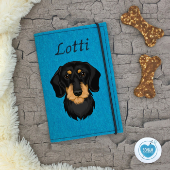 Designbeispiel der Impfpasshülle türkis für den Rauhaardackel schwarz tan